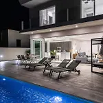 Ixoria With Private Pools By Arco Collection *