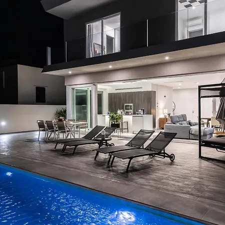 Ixoria With Private Pools By Arcocollection *