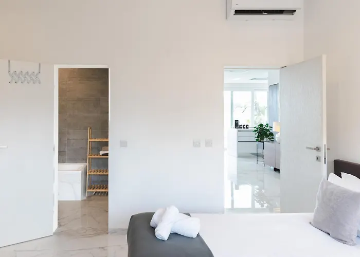 Villa Ixoria With Private Pools By Arco Collection *